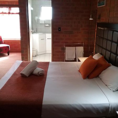 Pooraka Motor Inn Экстерьер фото