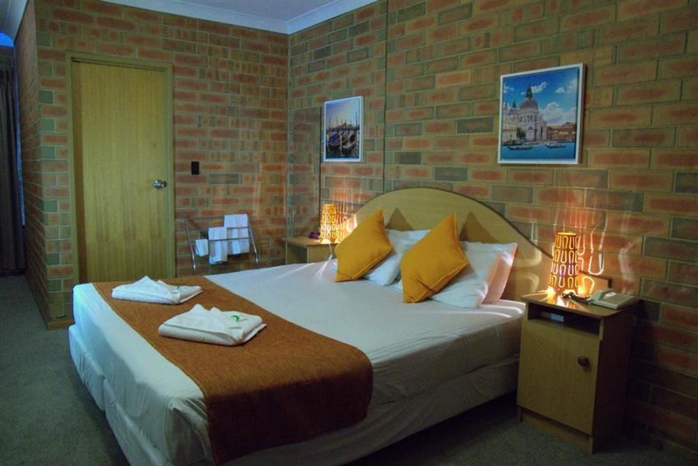 Pooraka Motor Inn Экстерьер фото