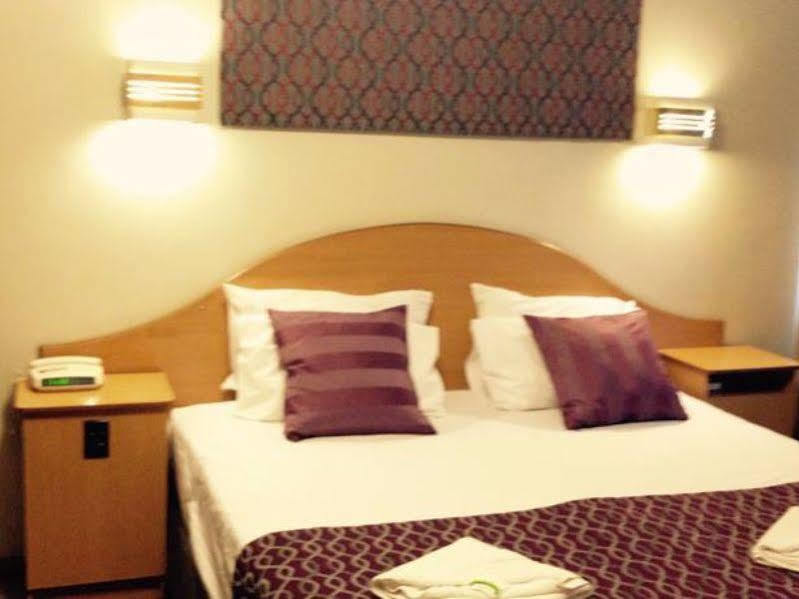 Pooraka Motor Inn Экстерьер фото