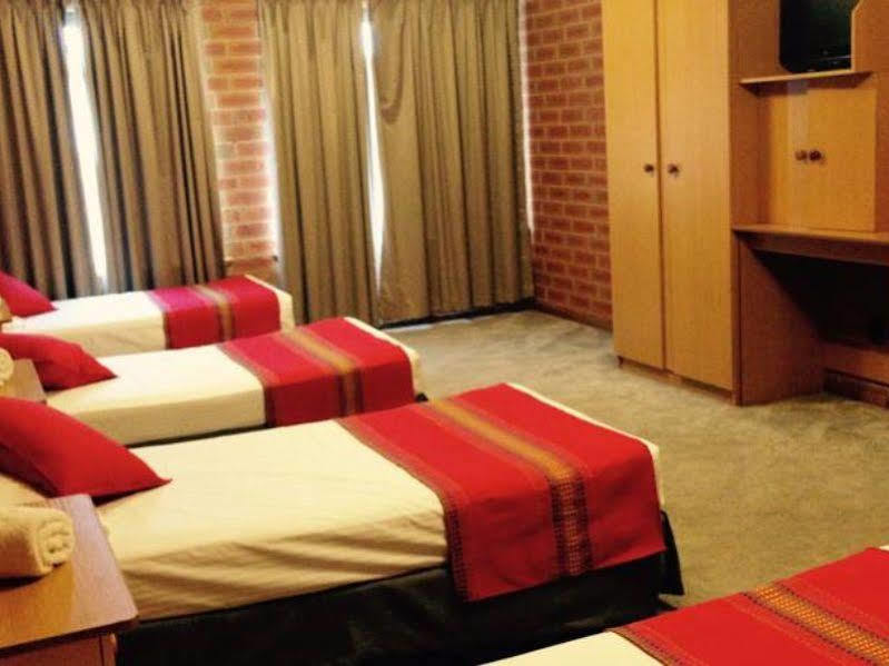 Pooraka Motor Inn Экстерьер фото